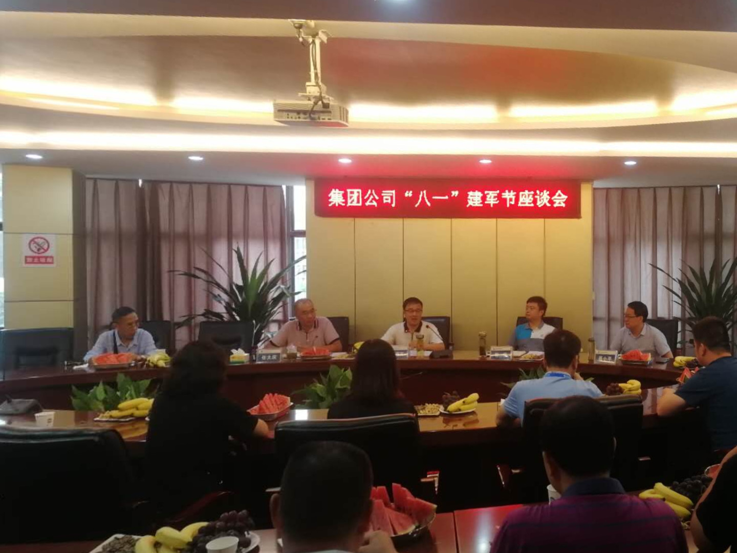 “退伍不褪色，退役不退志”