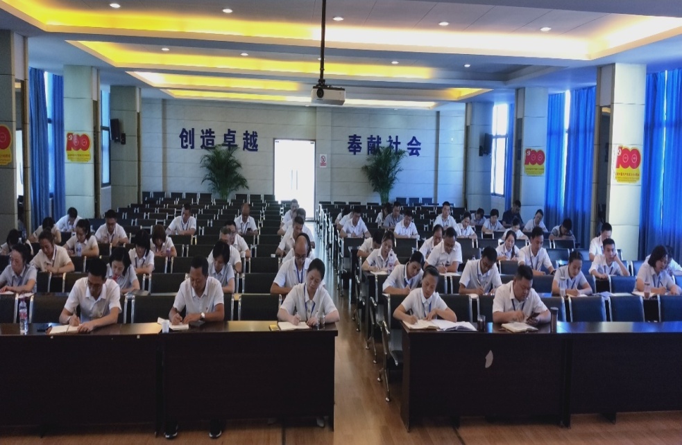 黨委委員、副總經(jīng)理劉林深入基層開展黨規(guī)黨紀(jì)宣講暨廉潔黨課輔導(dǎo)