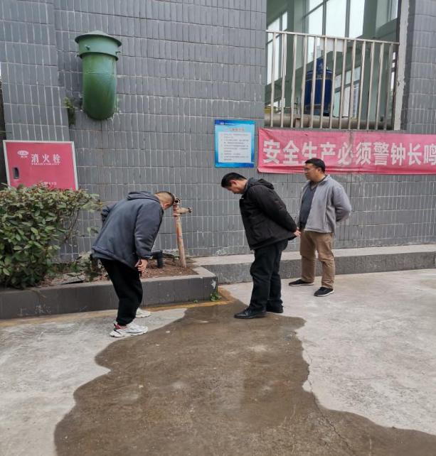 從嚴從細從實做好服務(wù)保障確?！皟蓵逼陂g安全供水