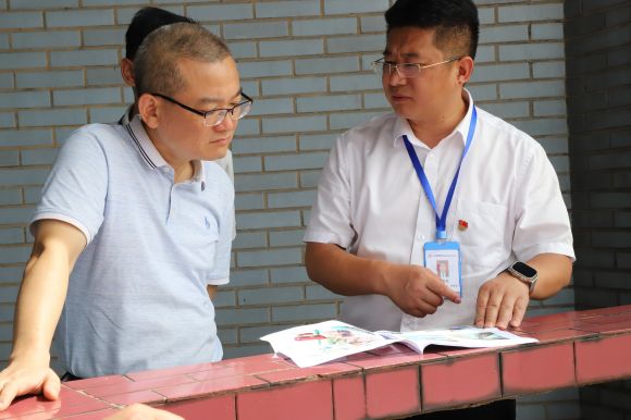 市公服集團(tuán)公司黨委副書(shū)記、總經(jīng)理譚琦調(diào)研清源水務(wù)公司兩江管線安全運(yùn)行情況