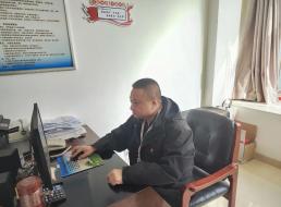 《榜樣在身邊》系列報道——莫正平、梁元 恒心堅守鑄典范，砥礪前行綻光芒